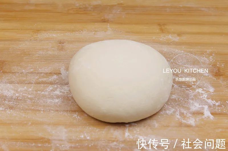 纯素馅大包子，鲜嫩多汁，比肉的还香，一次多蒸点，早餐也有了