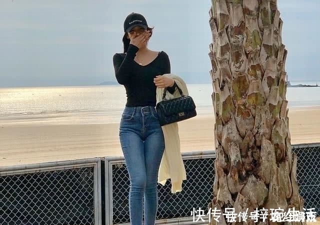 大长腿 紧身牛仔裤具有良好的修身显瘦效果,爱美女性的必备