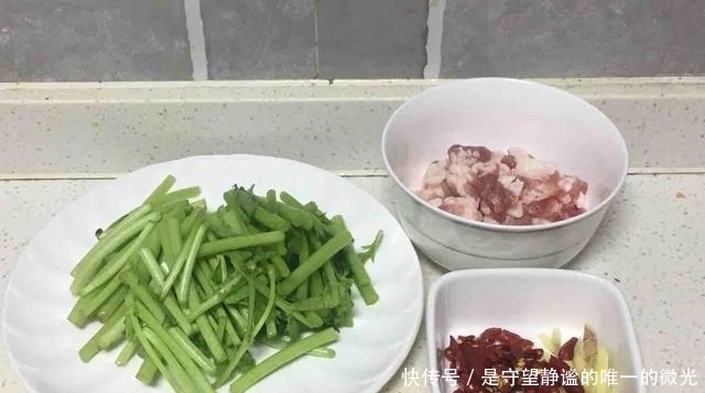 營養師|夏天少吃土豆南瓜,多吃這菜,3元錢1斤便宜又鮮美,常吃睡得香