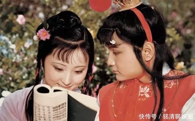 贾政心中儿媳的最佳人选是黛玉,还是宝钗?黛玉一句话道出了原委