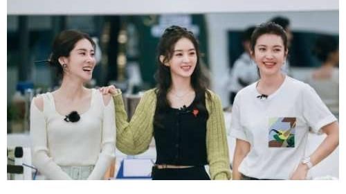 张碧晨|赵丽颖张碧晨拯救中餐厅人气，俩辣妈抛开婚姻独自美丽