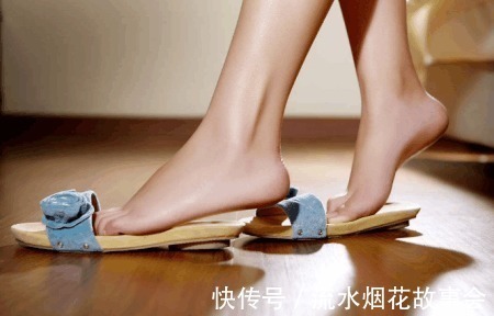 和尚#公主出上联“何时金莲开”, 鞋匠的下联, 让她瞬间羞红了脸