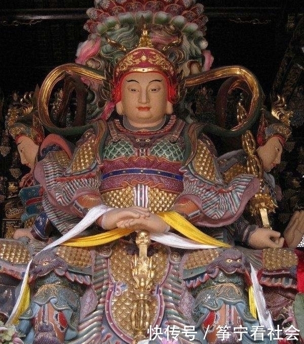 菩萨|为什么进入佛教寺庙大门,一般首先看到的都是弥勒佛和四大天王