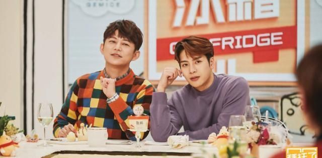 聊天记录 拜托了冰箱将录,王嘉尔给工作室放假,粉丝指责这群人拖后腿