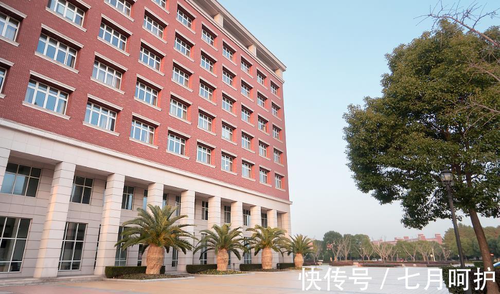 重点大学|高考556分，意外考上名校的学生，如今怎样了？网友：羡慕不来