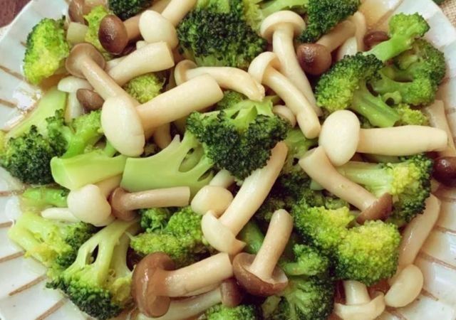 这碗蔬菜汤不简单,成本5块钱,鲜香味美易吸收,营养全面比肉好