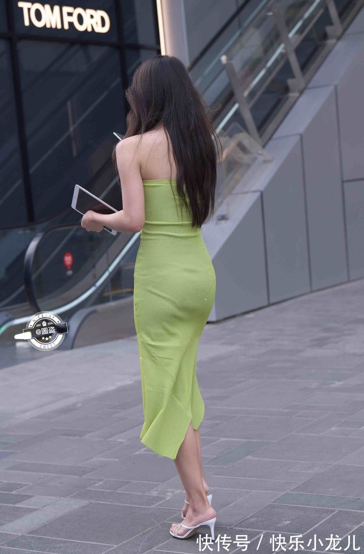 造型 贴身束腰的连衣裙,才能造型美感进阶,比例也好