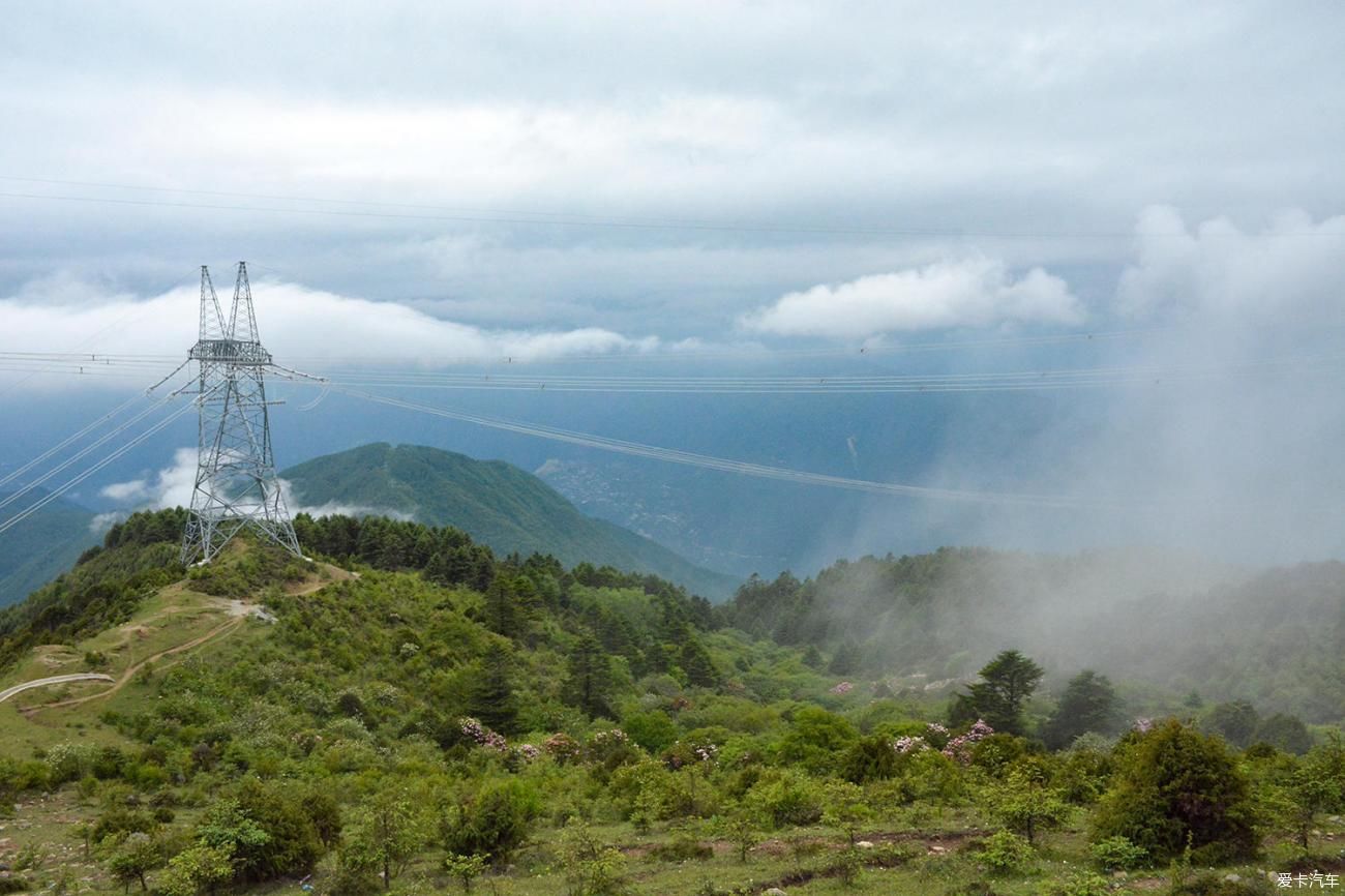 贡嘎穿越丨雪山神湖，云海晚霞，古寺星辰，总有一处风景能温暖你