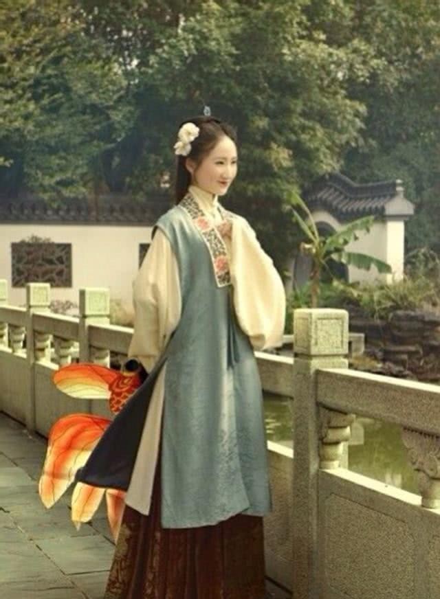  明朝|600年前中国女子出门穿什么？服饰很漂亮，日本朝鲜至今都模仿