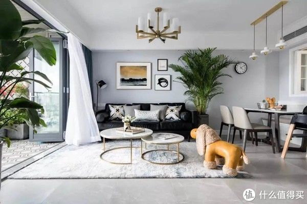颜值担当|如何让客厅更有牌面？门窗这样装，轻松打造超赞的「高颜值」客厅！