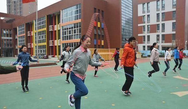 燃脂|为什么跳绳这么久不见瘦腿牢记3点,双腿越来越细,练出竹竿腿