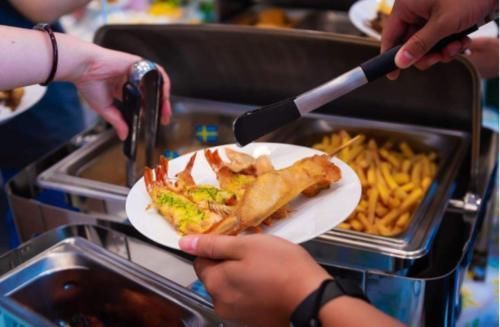 自助餐|自助餐价值最高的4种“隐形贵菜”,一般很少人拿,老板见了都心疼