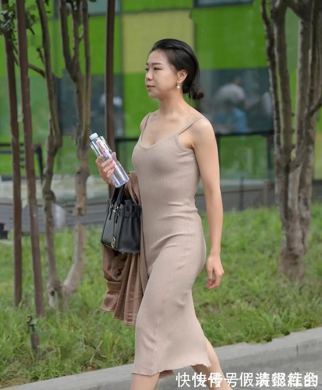 打底裤|潮流个性的连衣裙穿出不同的感觉，展现满满的女神气质，低调洋气