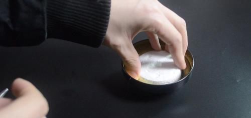 家里有废弃不用的铁皮茶叶盒吗 这个用途太厉害了, 越早知道越好