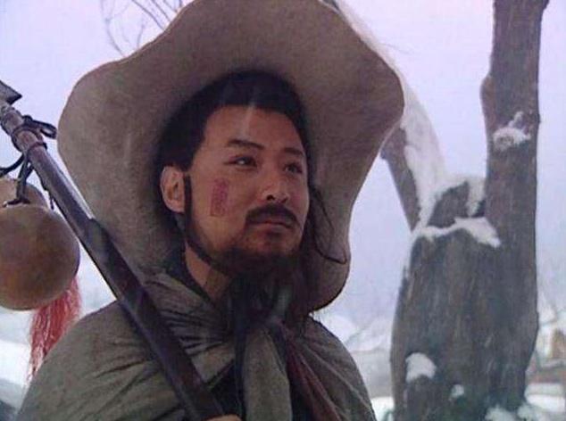 吴用|“怂包蛋”林冲为何突然有了血性，胆敢杀了王伦原因没那么简单