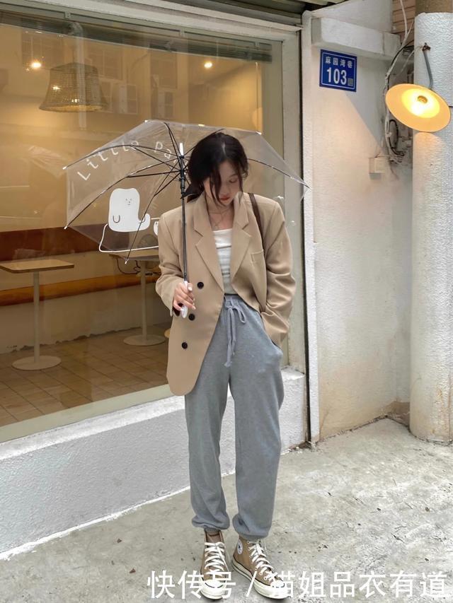 把阔腿裤丢一边吧,今冬穿上慵懒帅气的运动裤,显高显瘦超百搭