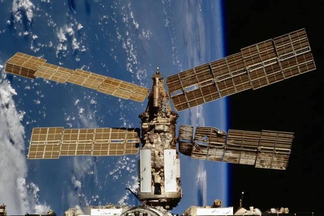 和平号空间站丨星空探索的先驱，逐梦太空的传奇