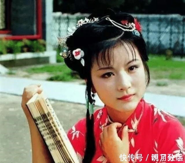 王妃|红楼梦里最假的人,行为举止连刘姥姥都不如,却是十二金钗之一!