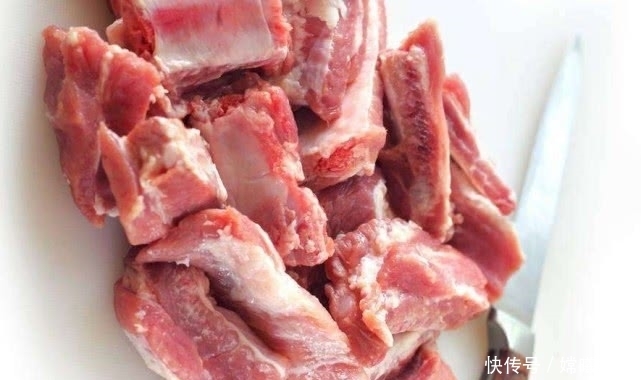 技巧|挑选排骨时用上3个技巧,排骨更鲜更嫩,再也不怕买到假排骨了