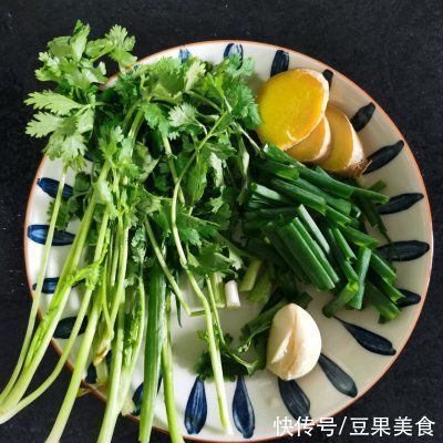 豆腐鲫鱼汤|教你一招,做出的奶白鲫鱼豆腐汤越吃越香