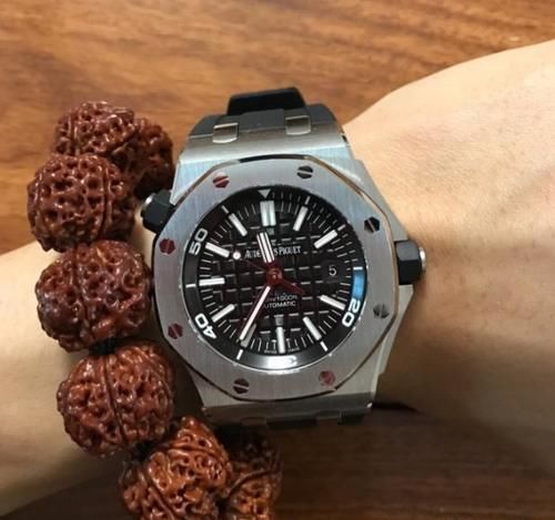 爱彼皇家橡树|劳力士绿水鬼后继乏力，还是爱彼皇家橡树离岸潜水表更大气