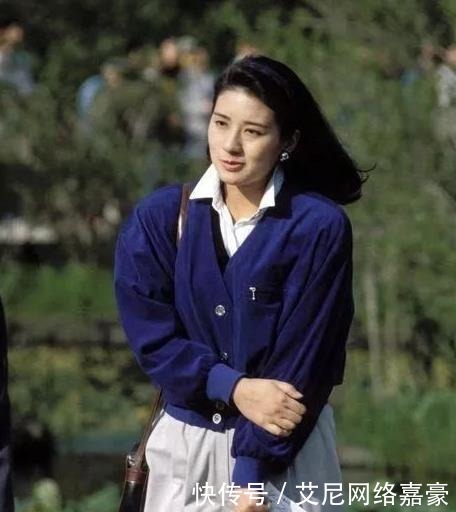 崇拜|多次被评为最美王妃的她，也是皇室的“金丝雀”，深受崇拜与非议