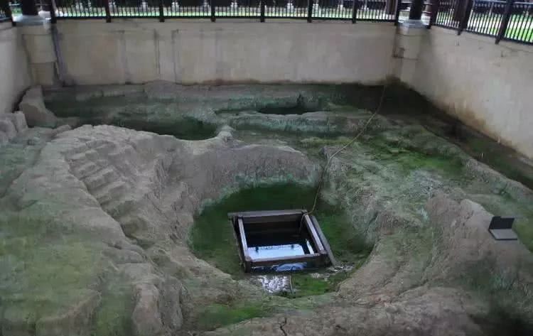 形象|古井里挖出3600多枚秦简,专家称或改写秦始皇形象!