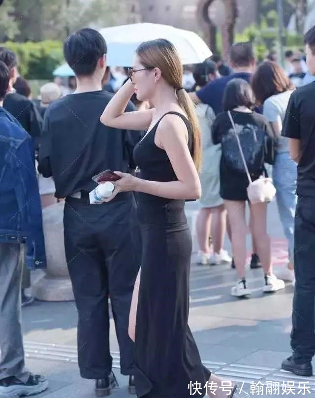 透明高跟凉鞋 难道今年流行透明高跟凉鞋吗30位美女穿出了简约而不简单的效果