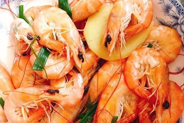 不行|煮虾时,加入生姜和食盐可不行,多加这两样,虾肉细嫩又鲜香