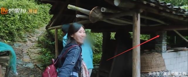 阔太|《变形计》阔太首次见农村厕所,谁注意她嘟囔的四字教养装不出!