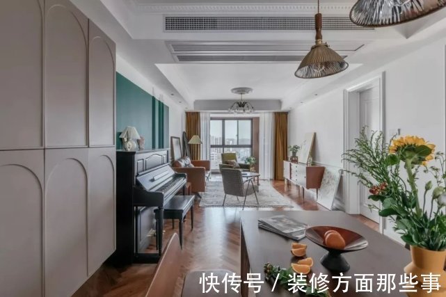 文艺复古风|98㎡文艺复古风,大胆跳色+通铺人字拼地板,感受一整屋的浪漫