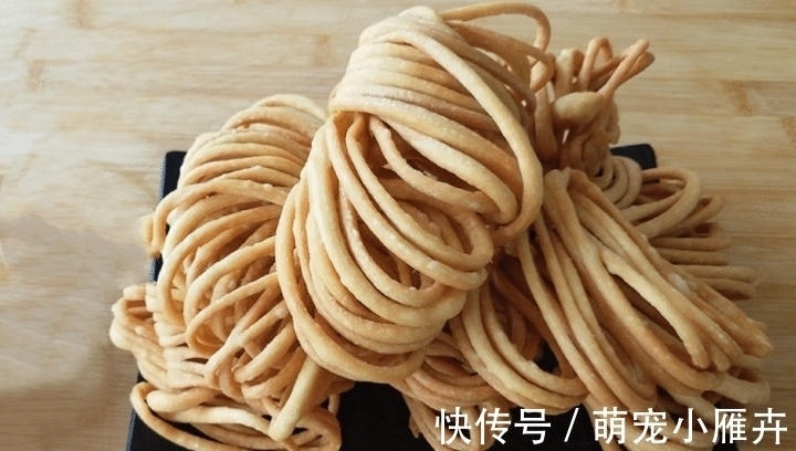 秋天,吃饼干面包不如吃它,我家一周做一次,咸香酥脆,特好吃