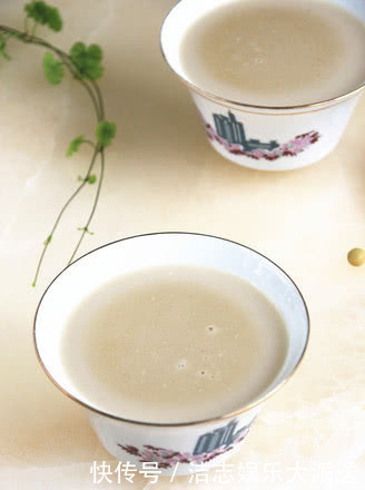 湿气重的人,谨记晨起3不要,晚上3远离,湿气慢慢消失不见