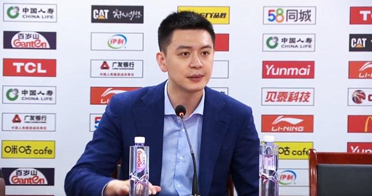 裁判|晚上21点,郭艾伦霸气回击2T驱逐,杨鸣一席话让裁判面临重罚