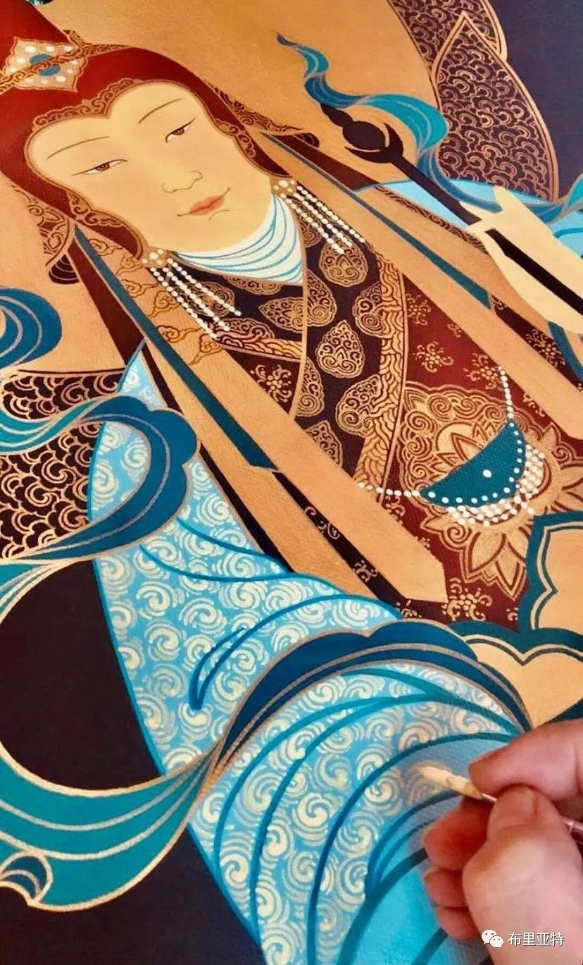 青年女画家奥云额尔德尼重现历代蒙古皇后