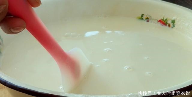 教你在家自制豆腐,一把黄豆就能做,不用石膏和卤水,健康又卫生