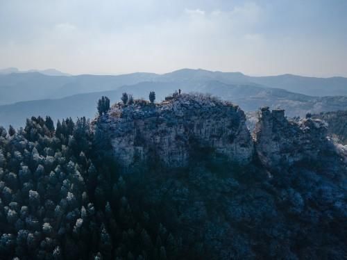 老年|大年初四济南南部山区自驾游，在彩西路旁的劈山邂逅雾凇奇观