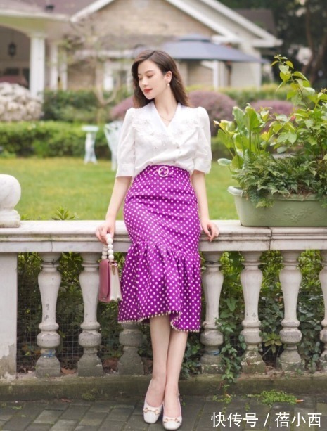 搭配 真正见过世面的女人,穿衣要“化繁为简”,简约高级美过同龄人