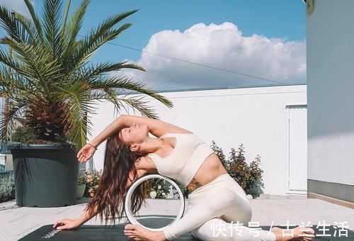 左脚|“小腰精”进化技巧，深层拉伸激活腹部核心力量，马甲线棒呆