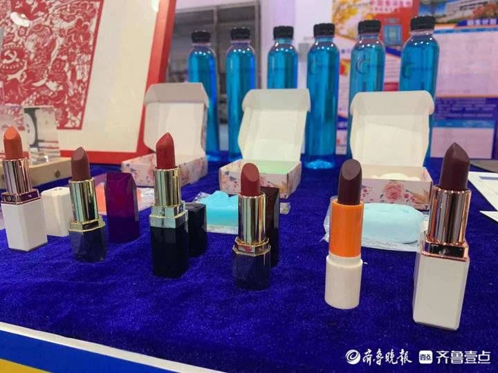 口红|山东医药技师学院制作的面包，吃着真香！这里还有口红、护肤品…