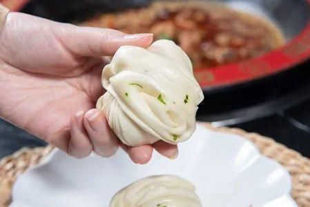  火锅|人均居然30+！红桥这家肥肠鸡火锅，吃出“黑科技”！吃到扶墙出~