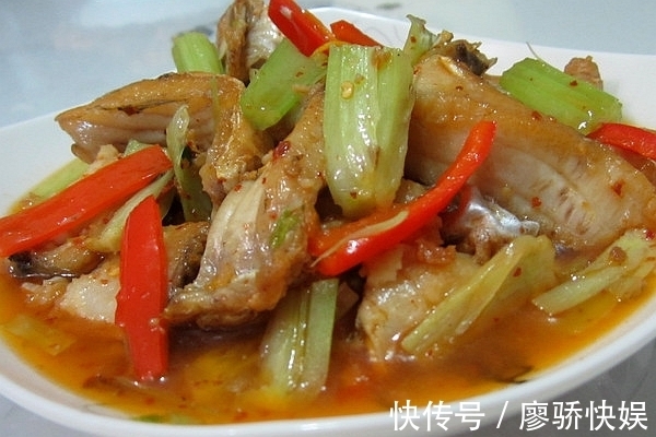 鱼香茄条|如此可口的家常菜，养胃又下饭，超解馋，请客吃饭也相当不错！