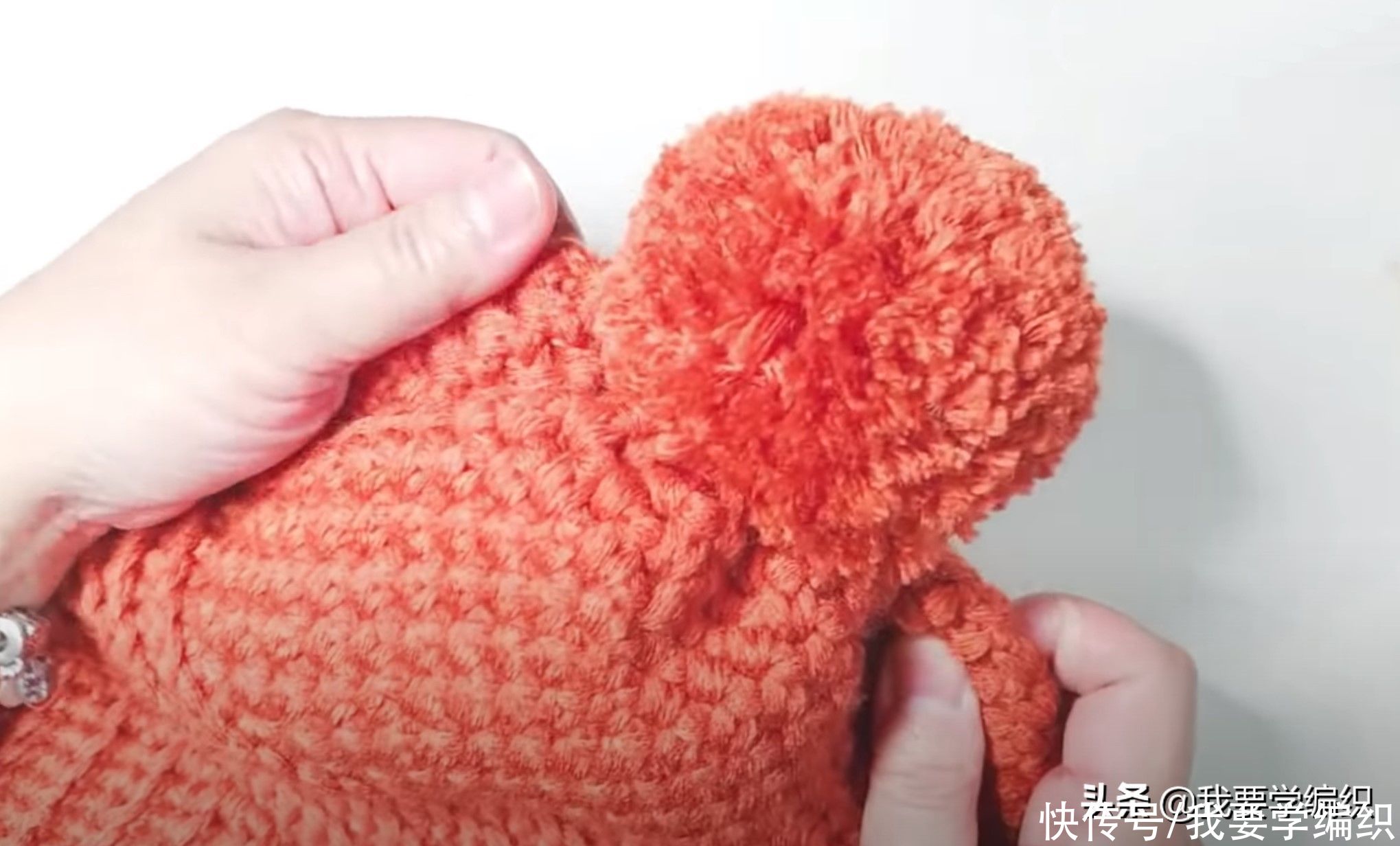 冬天来一款这样的暖帽,护耳辫子帽编织教程,重返你的少女时代