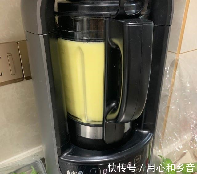 柔昊琳琪|椰奶玉米汁，一股香浓玉米香气，扑鼻而来！