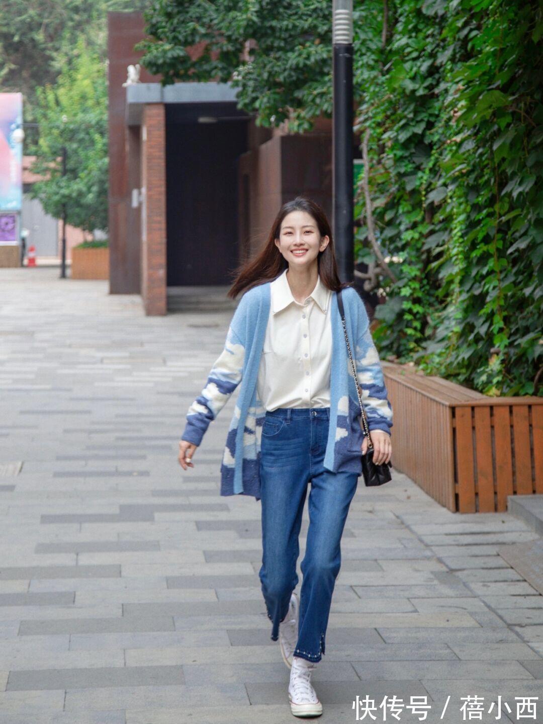 紫色 “针织开衫”才是永不过时的春季单品,时髦又高级,谁穿谁优雅