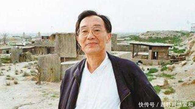 三毛生前曾直言喜欢他，去世后他亲自去祭奠，如今成了有钱人