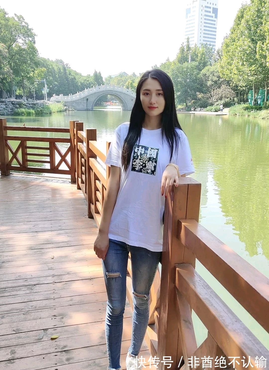 黄芦&岁月无痕弹指去,唯留诗句叹鬓花