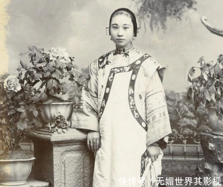 留影旧照|晚清老照片：美丽惊艳的正室夫人，清俊帅气的年轻士兵！