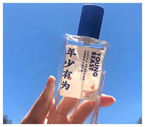 香水一会就没味道了？一招改善“迎风散”，让你的香水持久又好闻