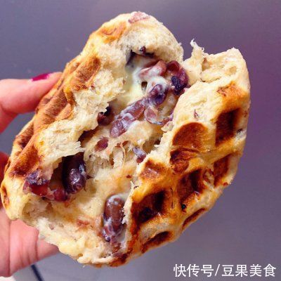 甜美又补钙的蜜豆奶酪夹心华夫饼